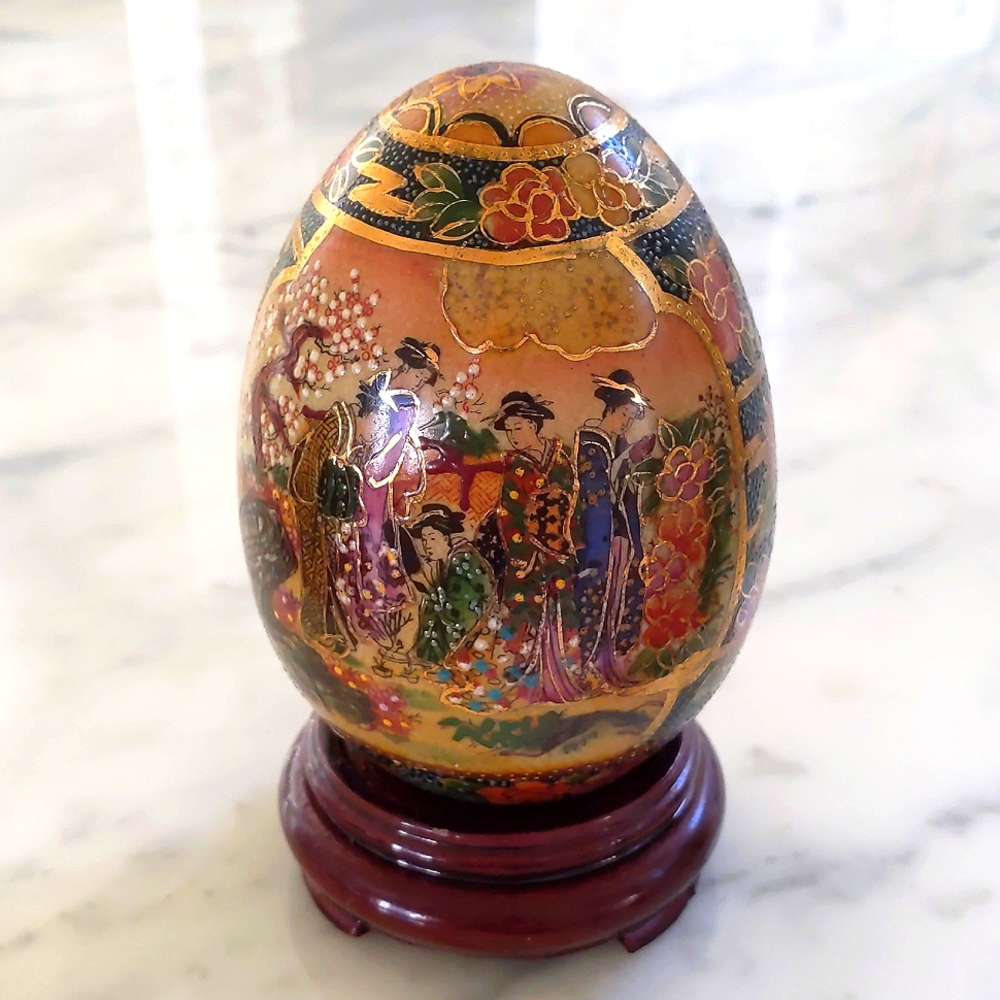 RARE! Royal Satsuma Porcelain Egg Hand Painted Geisha Girls Orient Asian Gold.
